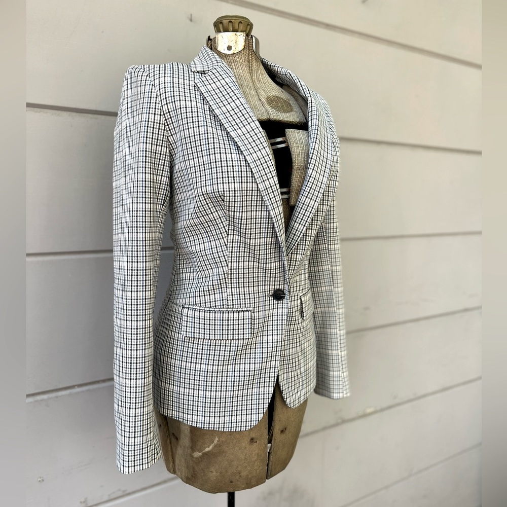 NWT, A Sweet NEW DAY blue and gray plaid Blazer..  Size 2-4 - Picture 3 of 9